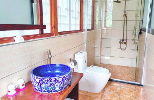 Xiufeng Hotel | Castle peak yard Inn Guilin