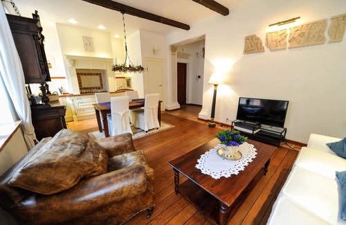 Old Town Apartment | Castle Square Apartment