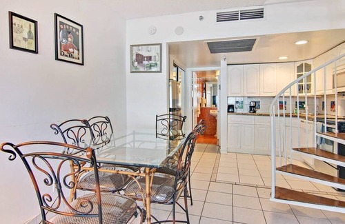 Mid Beach Condo | Castle TH14 Townhouse w/terrace and private beach access, Gym, Tennis, FREE Parking