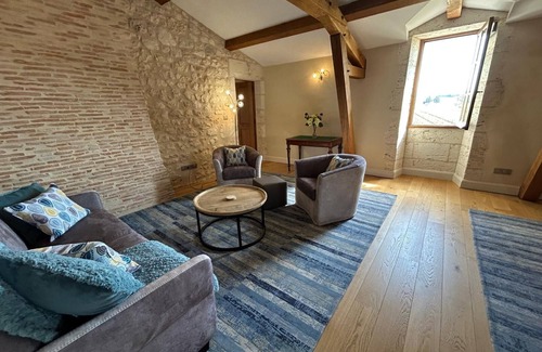 Juillac Other | Castle with 4 bedrooms and WiFi, AC in welcoming Juillac next to Saint Emilion