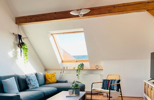 Linkenheim-Hochstetten Apartment | Casual studio apartment near Karlsruhe & KIT North