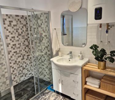 Partestii de Jos House | Casuta Sofiei
