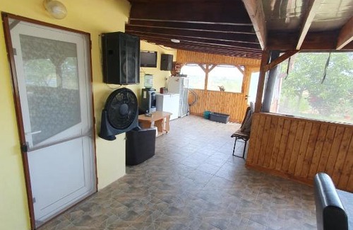 Nufaru House | CASUTE IN DELTA TRIPI TRIP