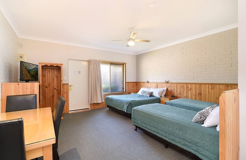 Toronto Hotel | Catalina Motel Lake Macquarie