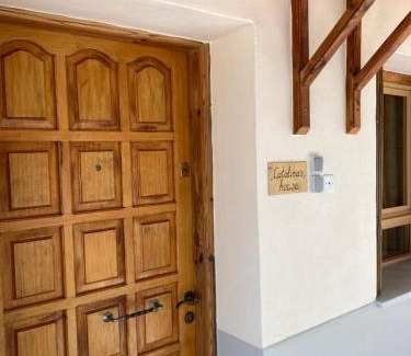 Xylokastron House | Catalina's house -Μικρή εξοχική κατοικία με αυλή & parking