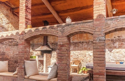Gargalla Villa | Catalonian country house near Montmajor.