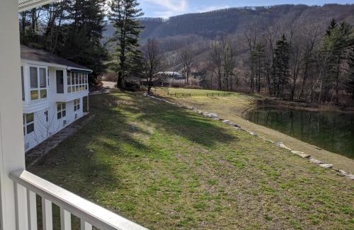 Hillsdale Hotel | Catamount Lodging