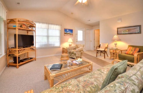 Tranquil Harbour House | Catch 22-Beautiful, 3 Bdrm-2 Bath Home (Sleeps 8) with Privacy & Comfort