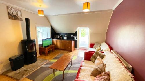 Gorebridge Apartment | Catcune Family Suite