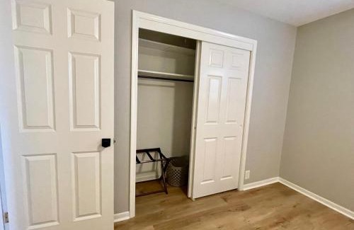 Joslyn Castle Apartment | Cathedral 1-Walking Distance to UNMC