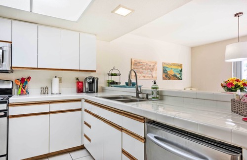 Cathedral City Condo | Cathedral City Condo w/Pool, 7 Mi to Palm Springs