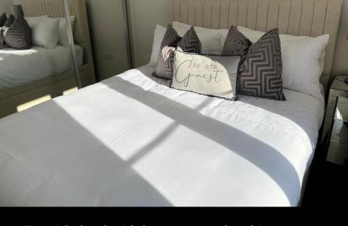 Lichfield Apartment | Cathedral Coach House - Lichfield