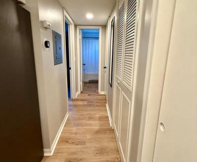 Joslyn Castle Apartment | Cathedral Modern King bed with Washer & Dryer