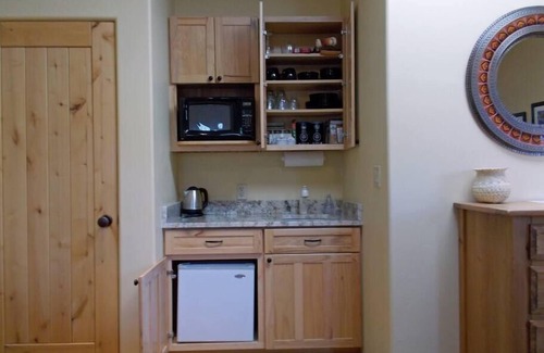 West Sedona House | Cathedral Rock View Suite by the Creek