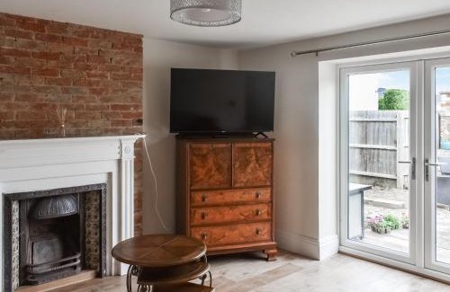 Ely House | Cathedral View Farmhouse