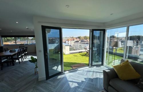 Chichester Apartment | Cathedral Views