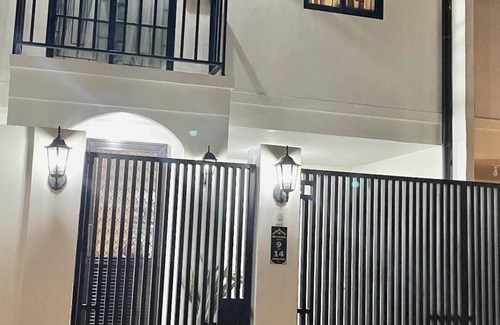 San Pablo House | CatNap Townhouse in Savana: Your Home Away From Homen