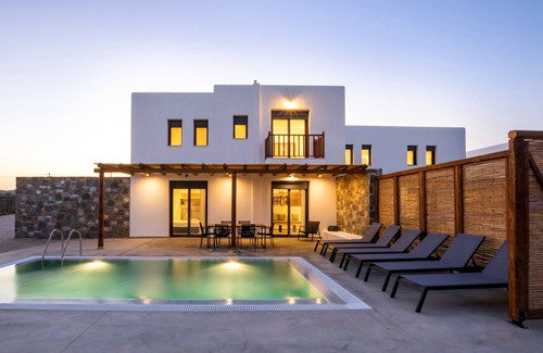 Afiartis House | Cato Agro 5, Seafront Villa with Private Pool