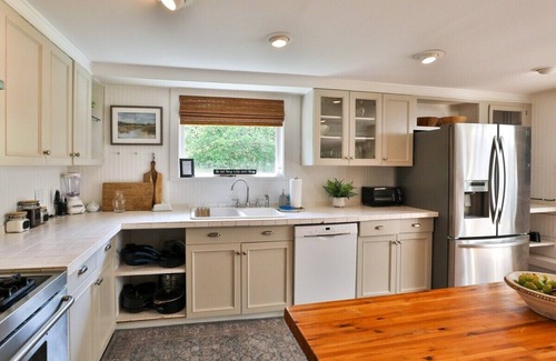 Phoenicia House | Catskill Country House w/Hot Tub Near Hiking