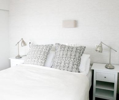 Thorshofn Bed & Breakfast | Cave apartment
