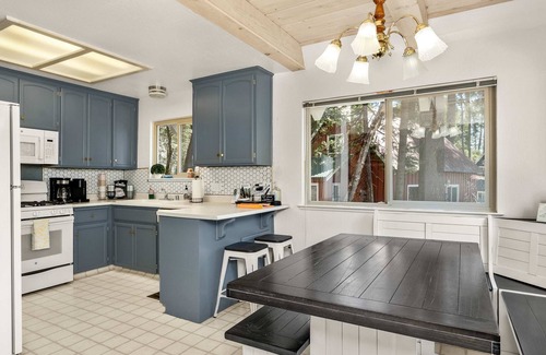 West Village House | Cavu Cabin | A classic mountainside escape