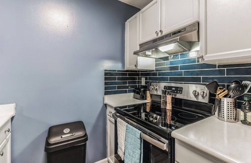 Westover Apartment | CB 965-201 Modern Fayetteville Charm