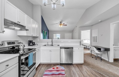 Westover Apartment | CB 974-301 Fayetteville Oasis I Modern, Comfy