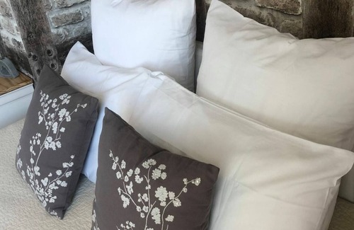Basly Bed & Breakfast | CB, Between Sea & Land