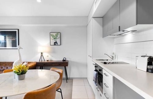 Adelaide Central Business District Apartment | CBD 1BR Apt-104 North Terrace-Walkable/CityView