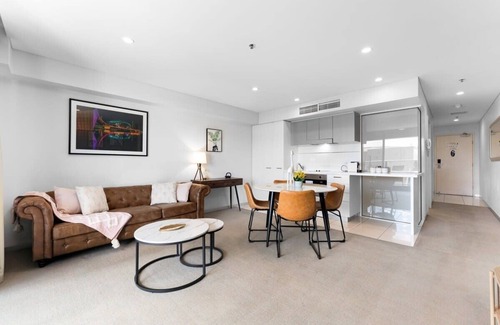 Adelaide Central Business District Apartment | CBD 1BR Apt-104 North Terrace-Walkable/CityView