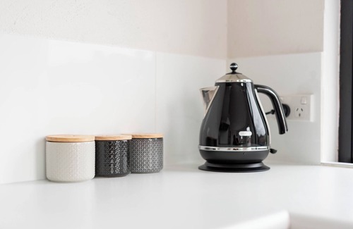 Launceston CBD Apartment | CBD Apartment with WiFi & Parking