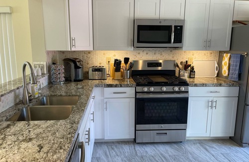 Cathedral City Condo | CCCC gated 2BR condo, open modern interior, golf course view, 2 private patios