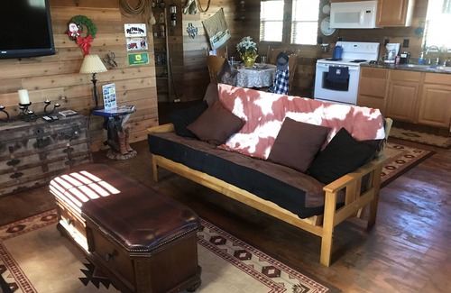 Longview House | Cedar Cabin in the Woods - Longview, Tx