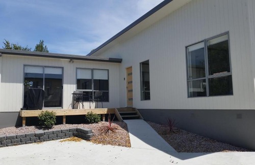 Blackmans Bay House | Cedar Cottages Blackmans Bay