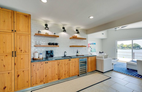 Leisure Land House | Cedar Creek Lake Views: Gorgeous Mabank House!