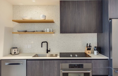 East Cesar Chavez Condo | Cedar Door by AvantStay | Brand New Condo Room in Austin w/Amazing Amenities!