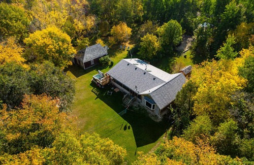Victoria Beach Cottage | Cedar House on Lakefront Facing Elk Island in Victoria Beach-non-restricted area