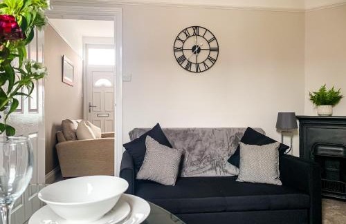 York Apartment | Cedar House - Quaint Victorian Home With Free Parking
