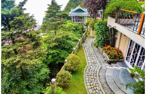 Darjeeling Hotel | Cedar Inn