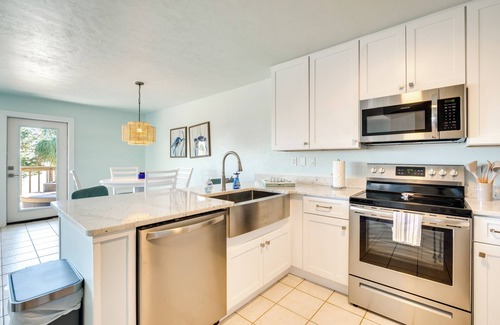 Cedar Key Condo | Cedar Key Condo w/Balcony & Gulf Views!