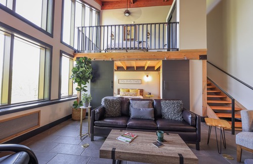Logan Condo | Cedar Loft by The Inn & Spa at Cedar Falls