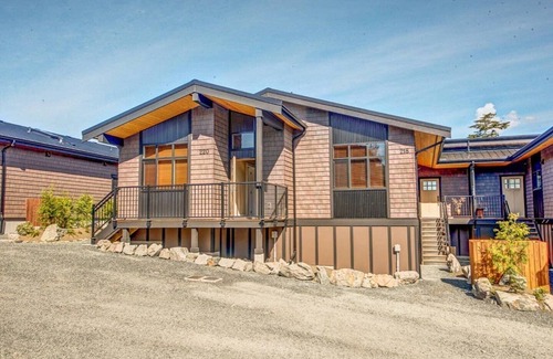 Port Renfrew House | Cedar Peaks (Oceanfront, Amazing Views) H250273641