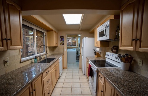 Glencoe Cabin | Cedar Retreat with Hot Tub, Sauna & Lake Access