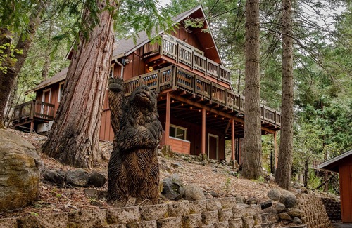 Glencoe Cabin | Cedar Retreat with Hot Tub, Sauna & Lake Access