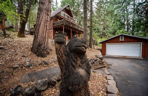 Glencoe Cabin | Cedar Retreat with Hot Tub, Sauna & Lake Access