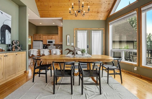 East Kootenay Apartment | Cedar & Sage | Hot Tub | A-Frame | Family Friendly