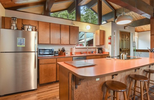 Carnelian Bay Cabin | Cedar Solitude - Dog-friendly, Sleeps 8, Lake, Ski