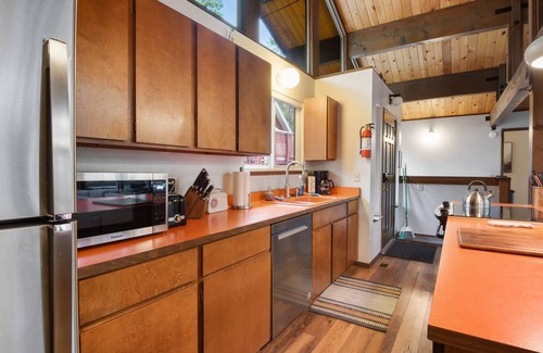 Carnelian Bay Cabin | Cedar Solitude - Dog-friendly, Sleeps 8, Lake, Ski