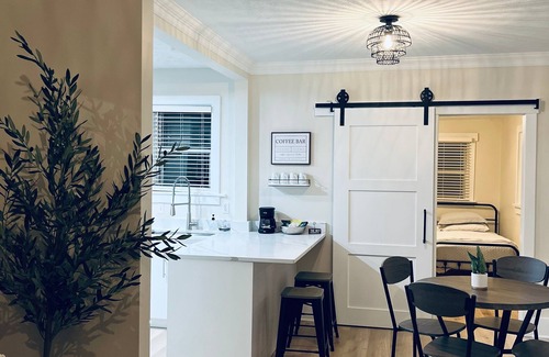 South Central Omaha House | Cedar Street Retreat - Heart of Aksarben!