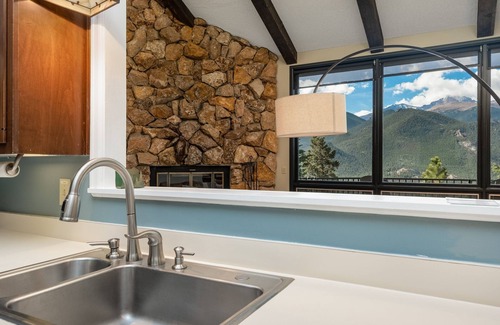 Windcliff Estates House | Cedar Upper Luxury Vacation At Windcliff 3 Bedroom Home by RedAwning